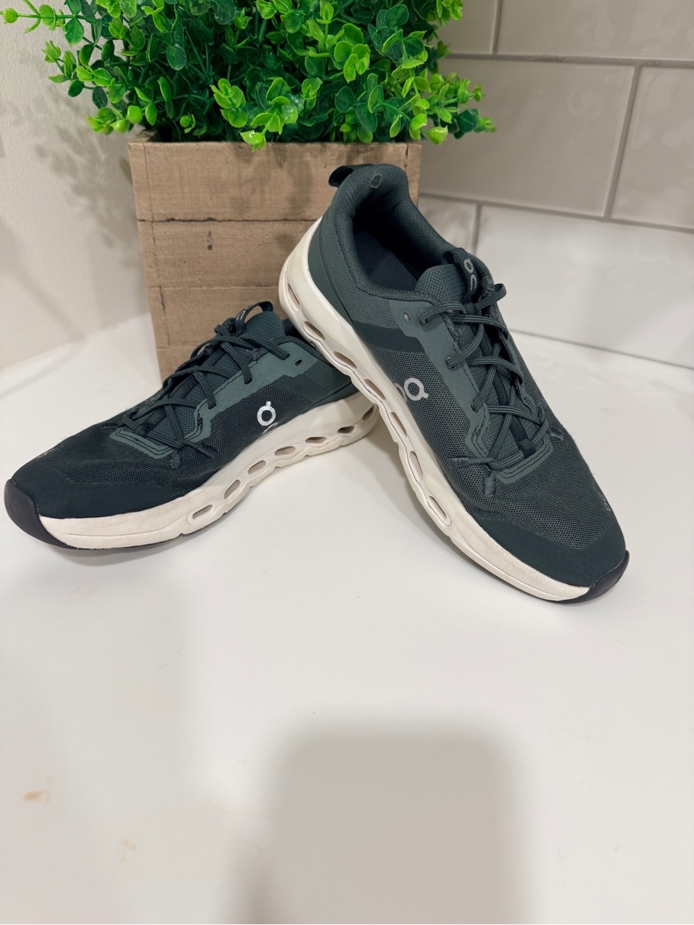 On Running Cloudleap Youth Running Shoes in Olive Green/White